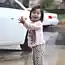 Интернет покоряет видео с девочкой, впервые увидевшей дождь