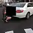 Девушка и её белый мерседес (3 фотографии)