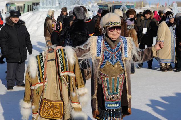 Clothing peoples of Yakutia. Page 1
