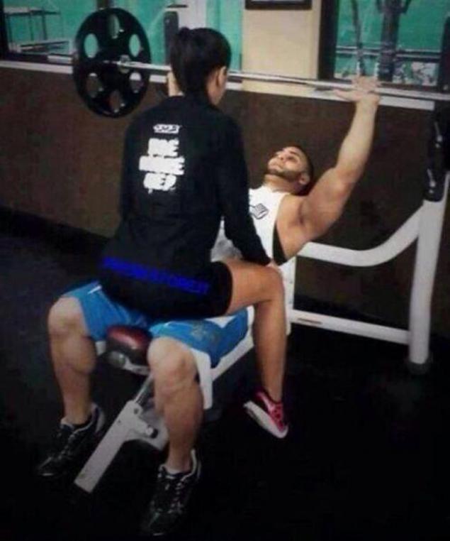Чудаки  в спортзале