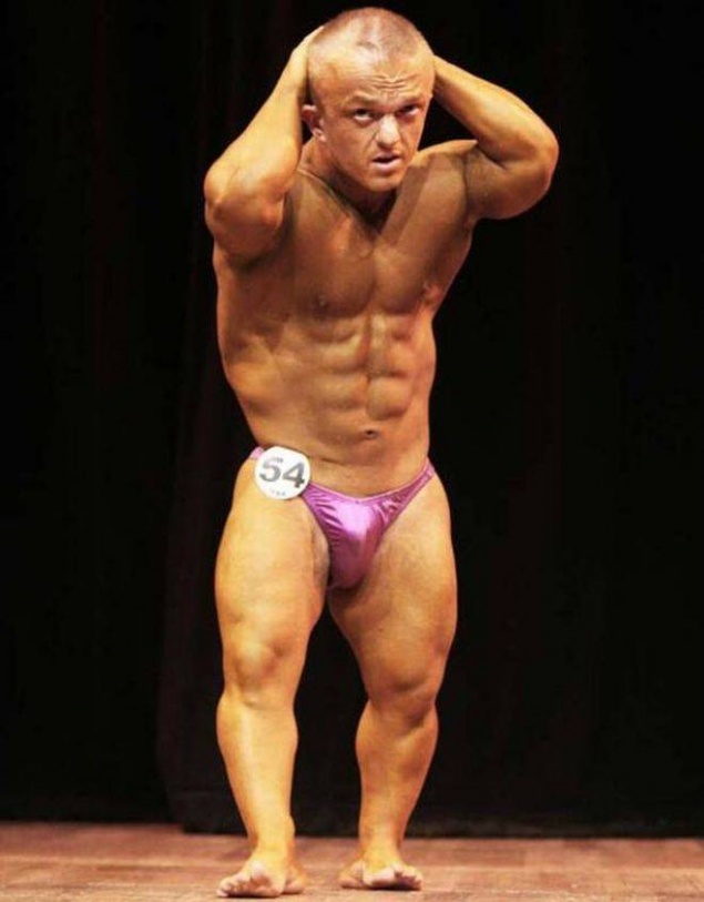 Bodybuilder Midget 8 Photos Page 1