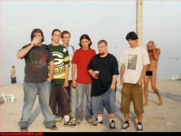 Фотобомбы на заднем фоне