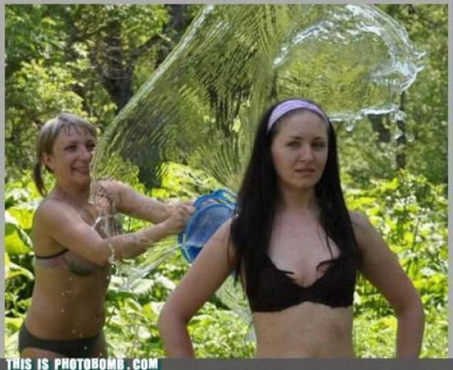 Фотобомбы на заднем фоне