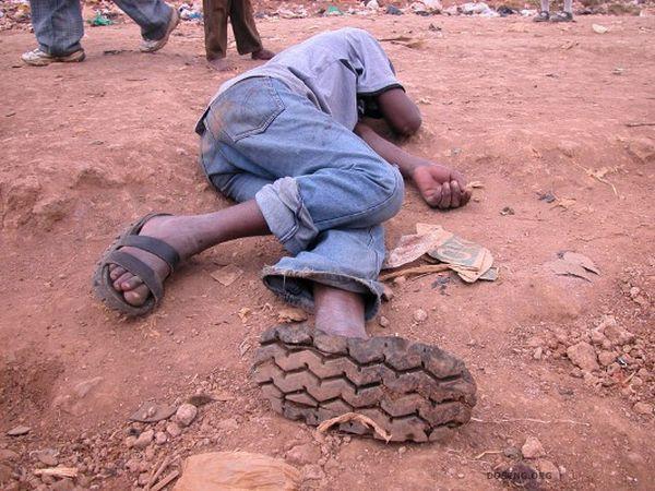 Обувка для очень бедных (16 фото)