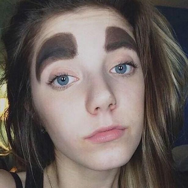 30+ girls who clearly overdone makeup. Page 1