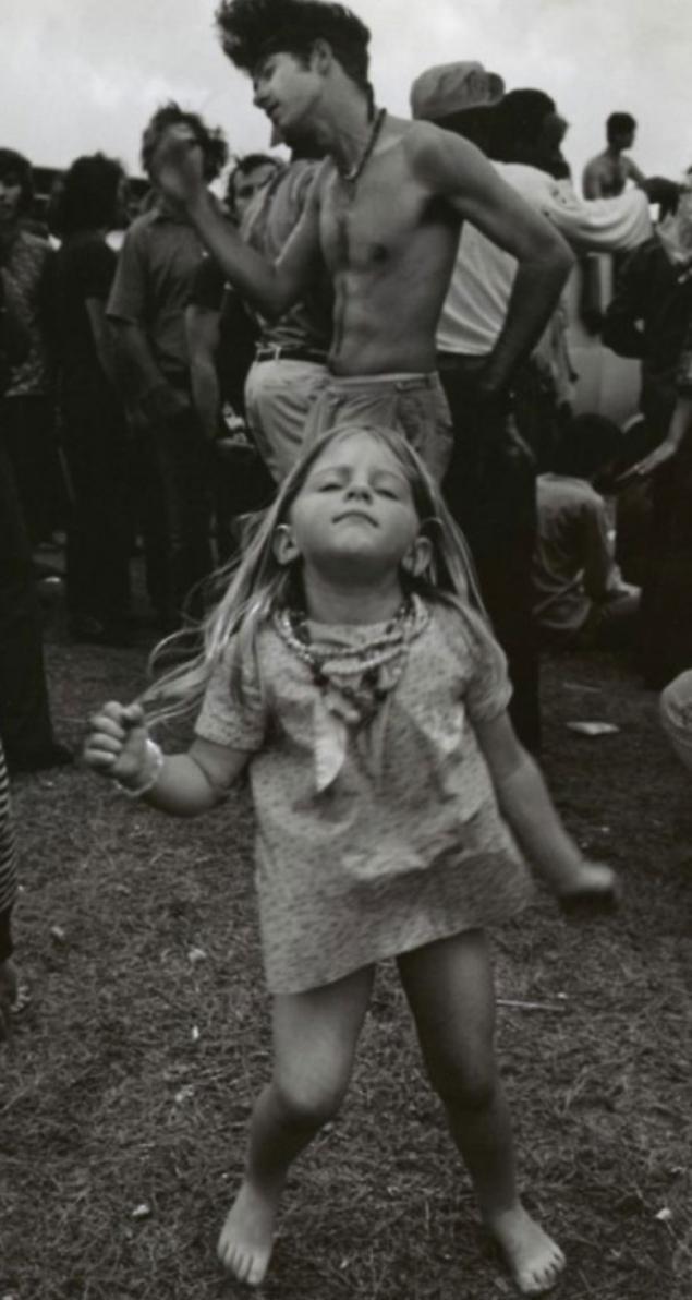 25 Amazing Photos Of Girl With Hippie Festival Woodstock 1969 Page 1