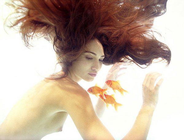 Подводная фотография Зены Холловэй (Zena Holloway)