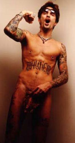 Naked tommy lee Mötley Crüe