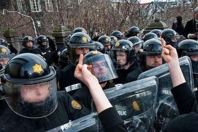 Протесты. По обе стороны баррикад