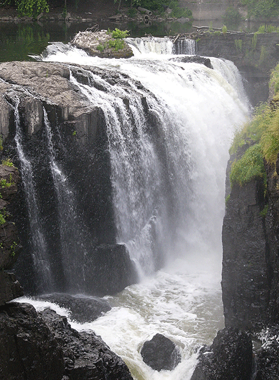 Двигающийся водопад. Водопад Руакана. Водопад Тегенунган. Водопад Тиссисат. Джэдмышх водопад.