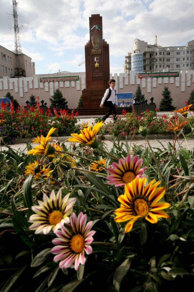 Город зацветет. Чечня столица Грозный Цветущий город. Цветущий город. Цветущие города. Цветник Грозный.